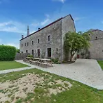 Luxury In Melreux-hotton With Sauna 度假居 *