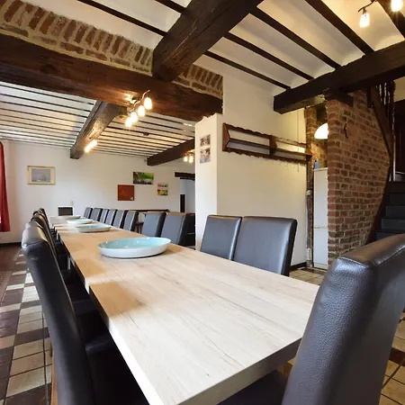 Luxury In Hotton With Sauna 度假居 *